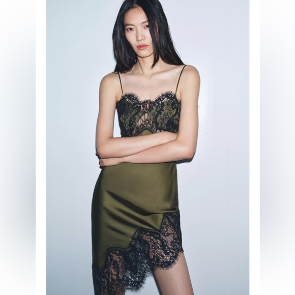 ❗️LAST CHANCE❗️ITEM WILL BE REMOVED SOON❗️ZARA ASYMM. SATIN EFFECT LACE DRESS - Picture 7 of 9